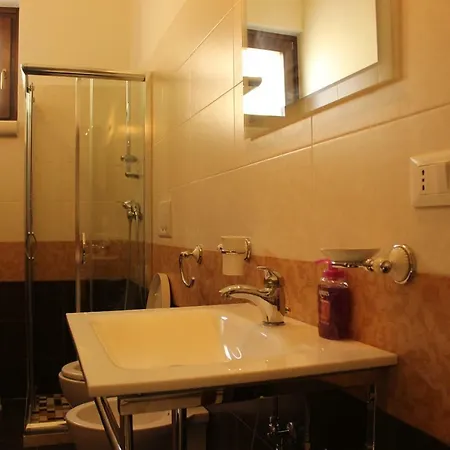 Alla Corte Del Naif Penzion Cannole