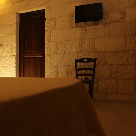 Alla Corte Del Naif Penzion Cannole