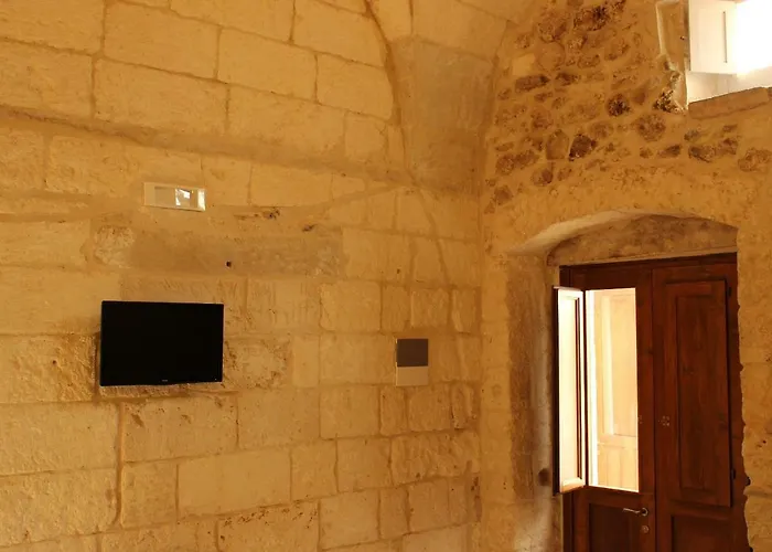 Alla Corte Del Naif Cannole