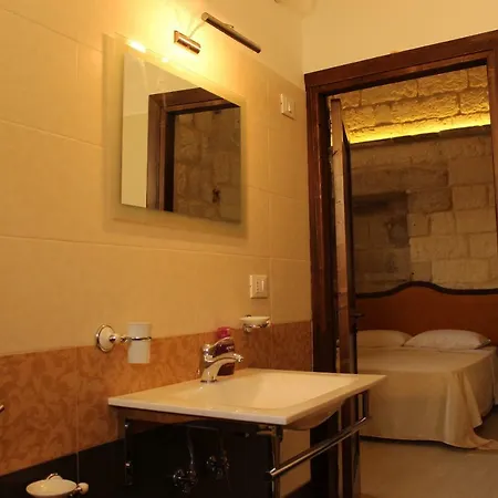 ゲストハウス Alla Corte Del Naif 3*