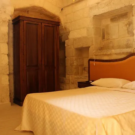 ゲストハウス Alla Corte Del Naif 3*