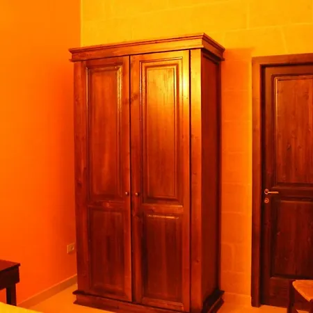 Alla Corte Del Naif